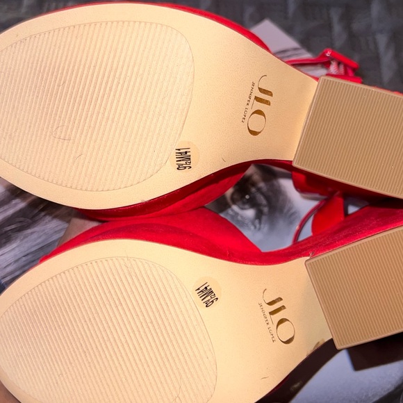 The sold out…Jlo Monic Red Glow Wedges - Picture 4 of 9